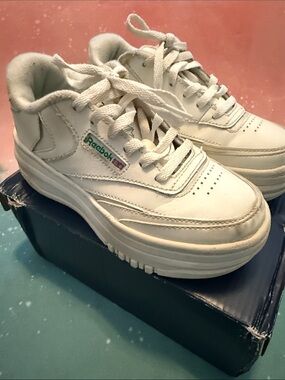 Kids Reebok White Platform Lace-Up Sneakers 12.5
